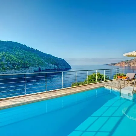 Seafront Kefalonia Kazaana 3 Bedrooms Spectacular Sea Views אסוס
